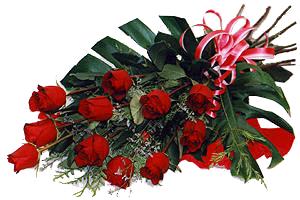 g�zel bir k�rm�z� g�l demeti Ankara �i�ek�i d�kkan�m�zdan 