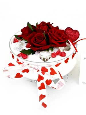 Ankara Ke�i�ren Bat�kent �i�ek�i firmas� �r�n�m�z Cam da k�pk�rm�z� 5 g�l Ankara �i�ek g�nder firmas� �ahane �r�n�m�z 