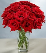 Ankara Ke�i�ren �i�ek yolla firma �r�n�m�z cam vazoda 12 adet k�rm�z� g�l Ankara �i�ek g�nder firmas� �ahane �r�n�m�z 