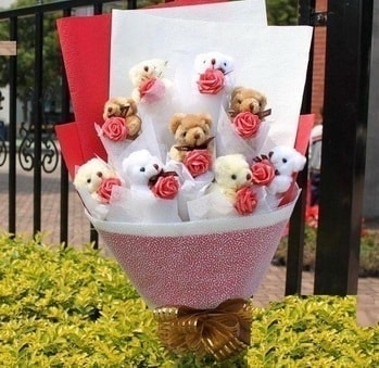 Ke�i�ren �i�ek�i sitemizden 9 adet ay�c�ktan buket ve 9 adet yapay g�l 