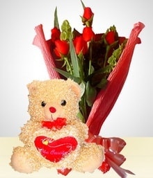 15 cm boyutlar�nda 1 adet kapli ay� ve 7 adet yapay g�l buketi 