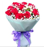 12 adet k�rm�z� g�l ve beyaz k�r �i�ekleri Ankara �i�ek�i ma�azas�